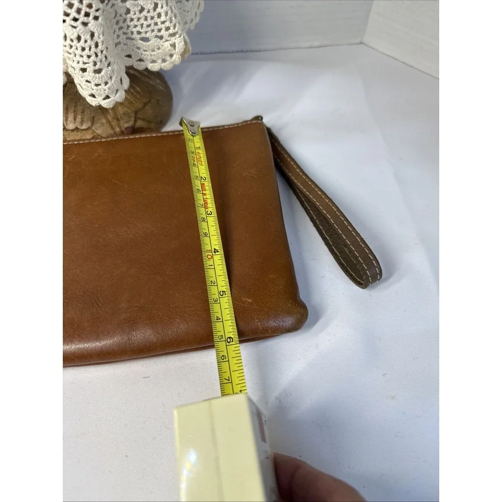 Patricia Nash Cassini Tan Genuine Leather Wristlet Clutch Purse P34901